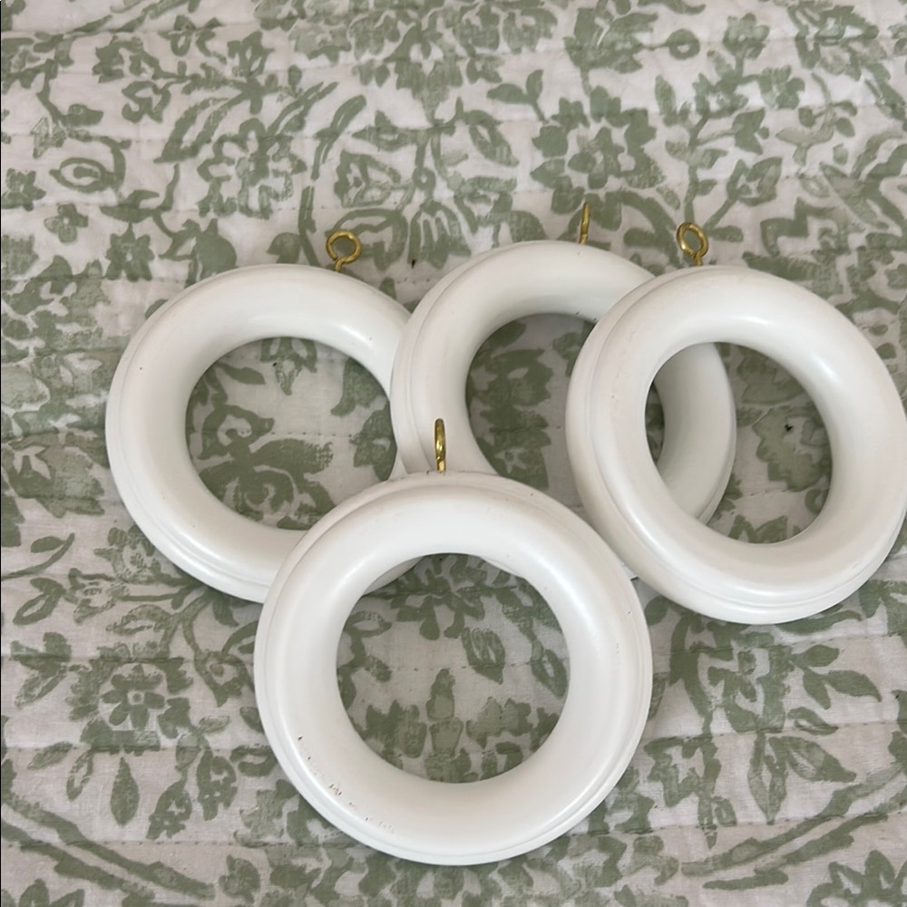 Kirsch Set of 4 White Wood Curtain Rings